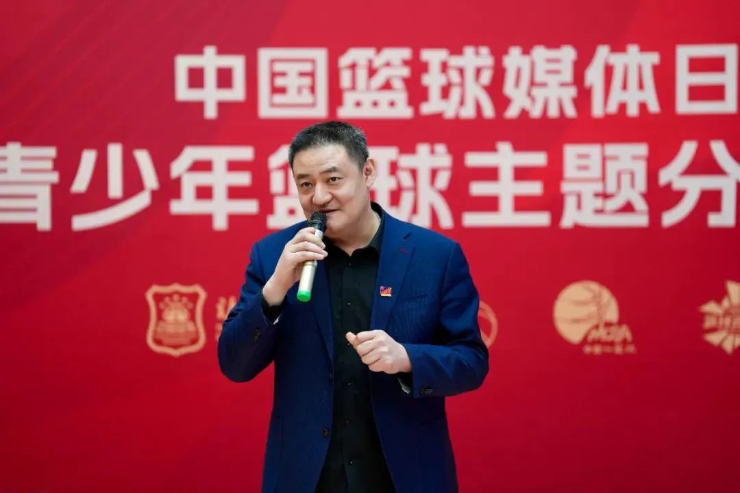 如何通过传球训练增强团队默契?_0